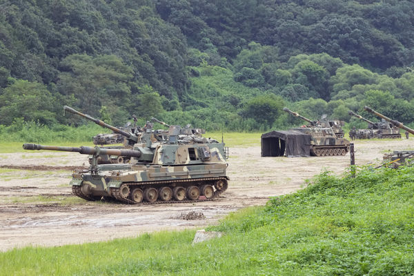 ▲▼南韓K9自走砲於22日美韓聯合軍演時出現在坡州陣地。（圖／達志影像／美聯社）