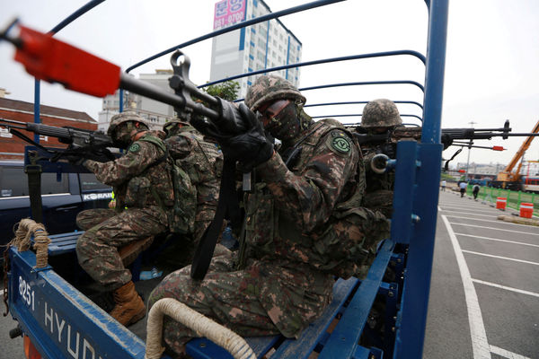 ▲▼南韓士兵參加美韓聯合軍演「乙支自由護盾」的反恐演習。（圖／路透）