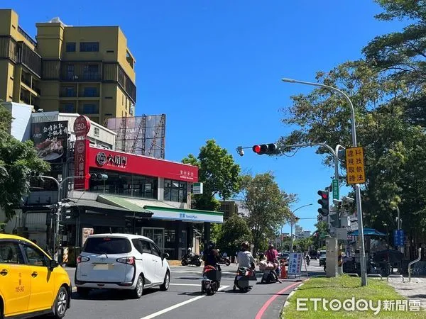 ▲▼鐵花新聚落其中「博愛與新生路口」、「博愛與鐵花路口」是行人路口穿越之密集熱點，亦為易發生交通事故之路口。（圖／台東縣警察局提供，下同）