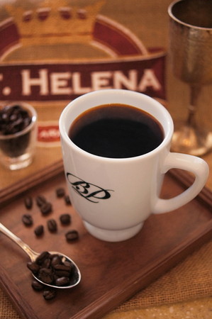  西雅圖精品級咖啡館推出拿破崙最愛的聖海倫娜咖啡，吸引金字塔頂端消費者青睞。（圖／業者提供）
