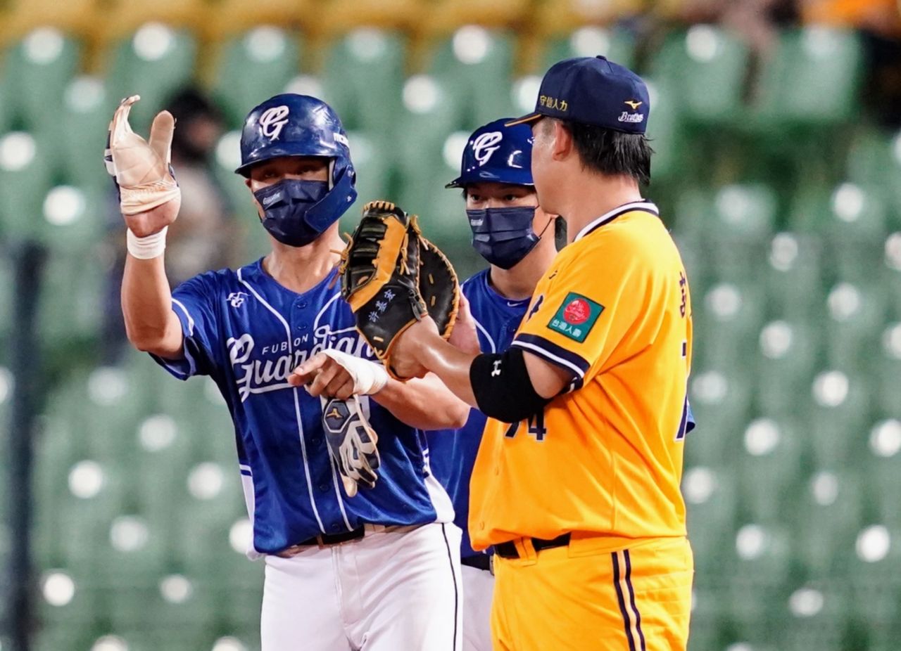 王勝偉在兄弟前達成1300安史上第11人!寫下最老紀錄 | ETtoday運動雲 | ETtoday新聞雲