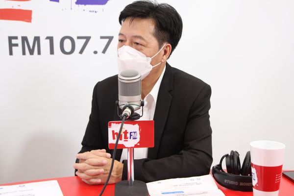 ▲▼鄭寶清接受黃揚明訪問。（圖／Hit Fm《嗆新聞》製作單位提供）