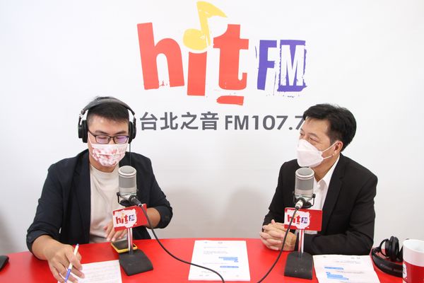 ▲▼鄭寶清接受黃揚明訪問。（圖／Hit Fm《嗆新聞》製作單位提供）