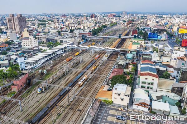 ▲▼  嘉義市長黃敏會視察新車站施工狀況。（圖／嘉義市政府提供）