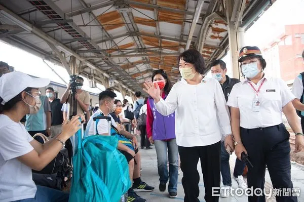 ▲▼  嘉義市長黃敏會視察新車站施工狀況。（圖／嘉義市政府提供）