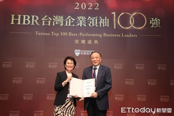 ▲《哈佛商業評論》今日舉行「2022台灣企業領袖100強」贈獎典禮，大成長城集團董事長韓家宇三度躋身百強領導人。（圖／記者林淑慧攝）