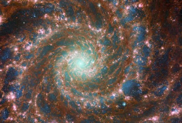 ▲▼歐空局發布韋伯望遠鏡M74螺旋星系照片 非常魔幻。（圖／歐洲太空總署）