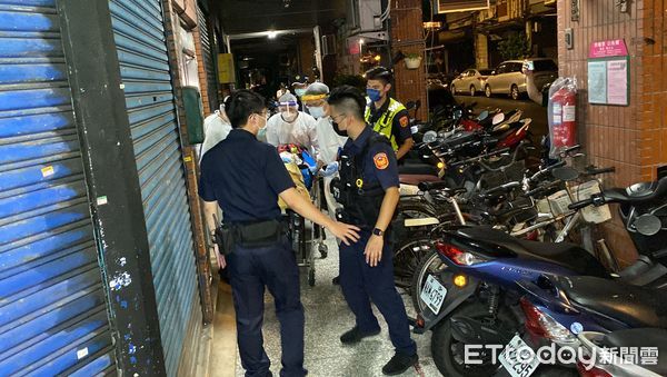 ▲▼北市一名女子凌晨徘徊於捷運站被警方護送回家，卻持刀攻擊警員後自殘身亡。（圖／記者游宗樺攝）