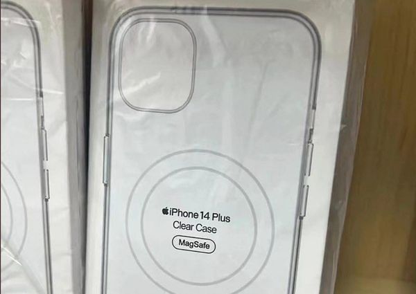 ▲蘋果iPhone 14 Plus配件包裝曝光。（圖／取自推特Tommy Boi）