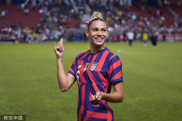 ▲NBA傳奇籃板王「小蟲」羅德曼女兒是美國女足界超級正妹新星。（圖／CFP）