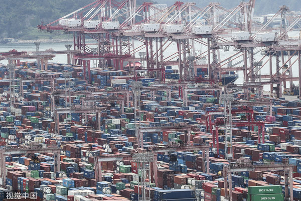 ▲▼南韓8月貿易赤字逼近百萬美元，創下66年來的新高。圖為釜山港。（圖／CFP）