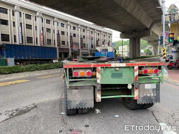▲疑為內輪差惹禍，聯結車當場輾斃男騎士。（圖／記者許宥孺翻攝）