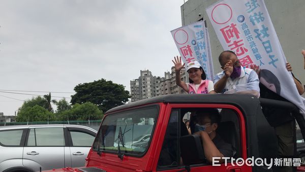 ▲▼國民黨高雄市長候選人柯志恩今日在國民黨議員、支持者們大陣仗的陪同下，正式登記參選。（圖／記者賴文萱攝）