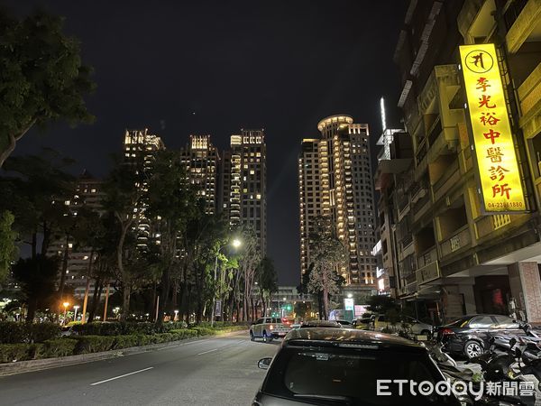 ▲▼ 南屯,夜景,國泰森林苑            。（圖／記者陳筱惠攝）