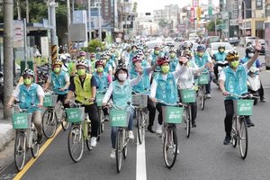 騎單車率「彰化隊」登記！黃秀芳砲轟「口號治縣」　王惠美回擊