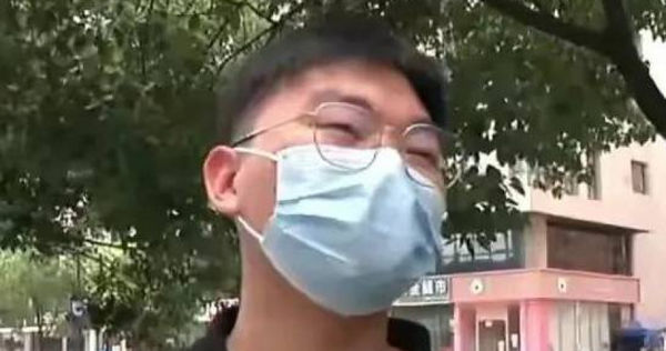杭州一名男子衝著「洗剪吹3次」只要36元人民幣上門消費，沒想到強迫推銷。（圖／翻攝自1818黃金眼）