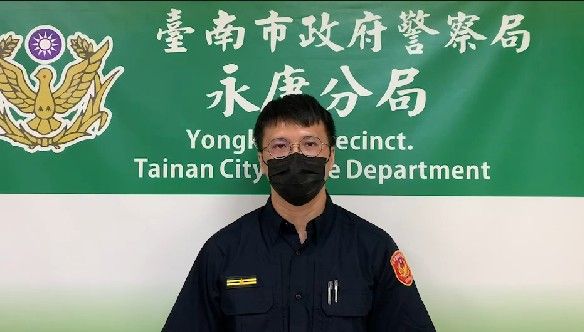 ▲台南有1名網友，因在知名成衣賣場摸了件牛仔外套，事後竟被店家提告涉嫌竊盜，網友竟僅因此事，被警方依竊盜罪嫌函辦，網友氣憤喊冤。（圖／翻攝自dcard、爆料公社，下同）