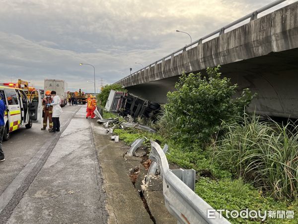 ▲▼國道1號林口段車禍，車流回堵21公里。（圖／記者楊熾興翻攝）