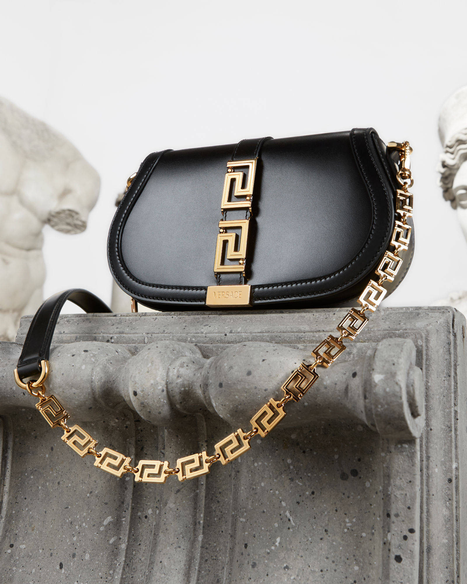 ▲Versace     。（圖／翻攝自IG、品牌提供）