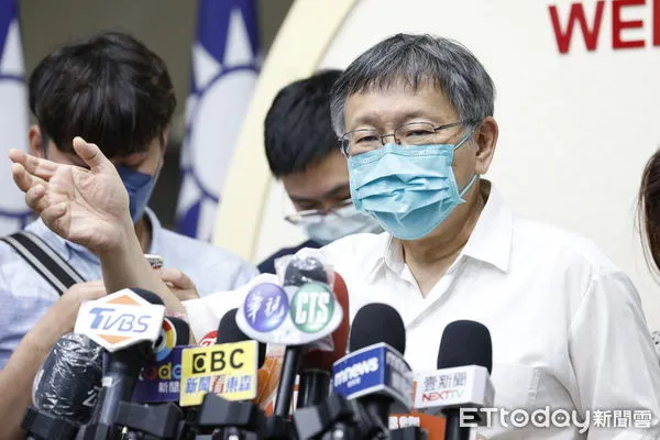 ▲▼台北市議會市政總質詢前，台北市長柯文哲接受媒體聯訪，說明中秋連假期間新冠肺炎防疫措施。（圖／記者湯興漢攝）