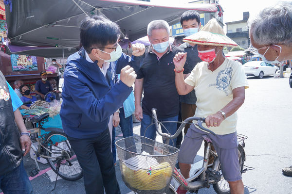 ▲▼陳其邁訪大林蒲！沿海6里長肯定解決遷村問題，全力挺他連任。（圖／記者賴文萱翻攝）