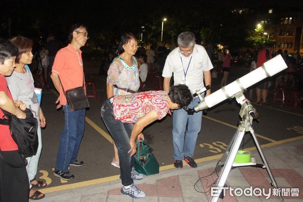 ▲台北市立天文館週六舉辦中秋賞月活動。（圖／天文館提供）