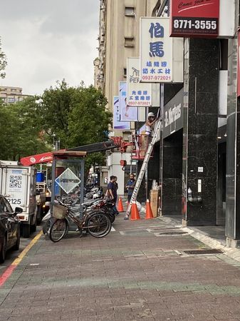 ▲▼國民黨台北市議員徐弘庭接獲陳情，黃珊珊競選總部未申請施工。（圖／徐弘庭辦公室提供）