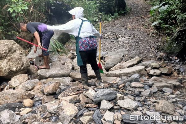 ▲尖石老鷹溪步道邊坡土石再崩落　今起「預防性」封園。（圖／記者陳凱力翻攝）