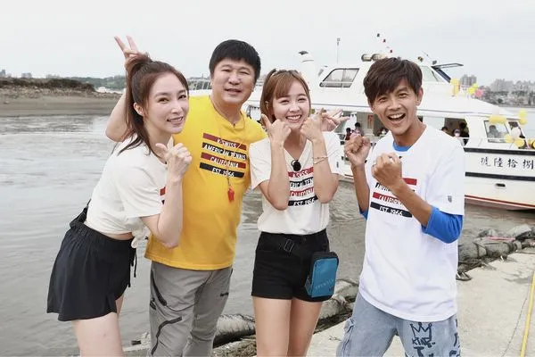 ▲▼《綜藝大集合》出外景錄影中得知入圍金鐘獎。（圖／民視提供）