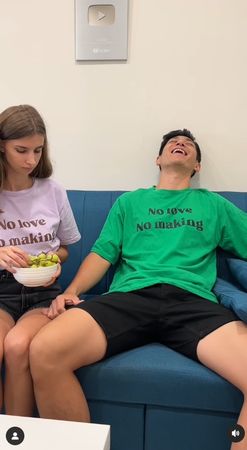 ▲祖雄被女友「跪地服務」：太爽了！ 。（圖／翻攝自祖雄IG）