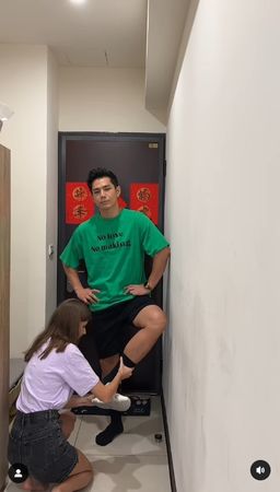 ▲祖雄被女友「跪地服務」：太爽了！ 。（圖／翻攝自祖雄IG）