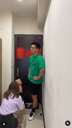 ▲祖雄被女友「跪地服務」：太爽了！ 。（圖／翻攝自祖雄IG）