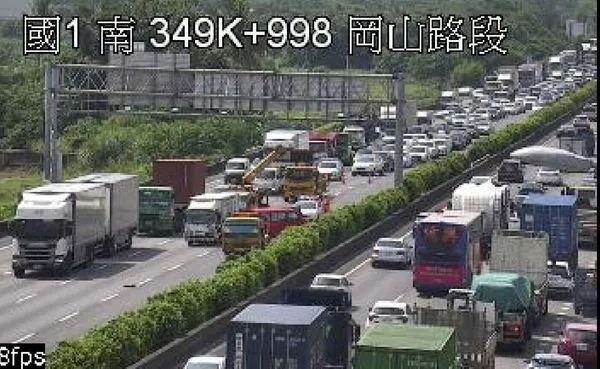 ▲國道一號北上岡山段發生2車事故。（圖／記者許宥孺翻攝）