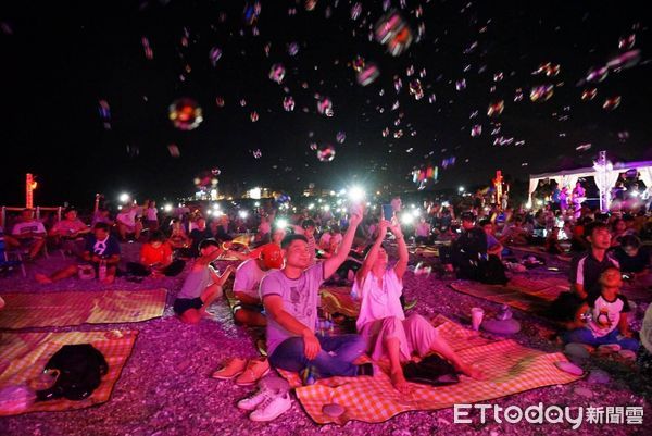 ▲▼花蓮天文旅遊系列活動重頭戲-「星光音樂會」將於24日在花蓮縣七星潭風景區賞星廣場旁海灘舉辦。（圖／花蓮縣政府提供，下同）