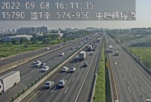 ▲▼中秋連假前一天，國道出現提早返鄉車潮。（圖／翻攝即時路況）