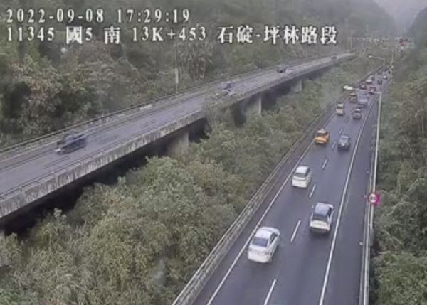 ▲▼國道多處路線出現塞車。（圖／翻攝高速公路即時路況）