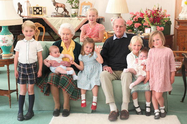 ▲▼英國女王在世時有4個孩子、8個孫子和12個曾孫。（圖／翻攝自Facebook／TheBritishMonarchy）