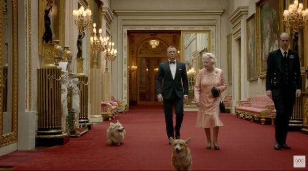 ▲英國女王伊莉莎白二世和007合體倫敦奧運。（圖／翻攝自YouTube／Olympics）