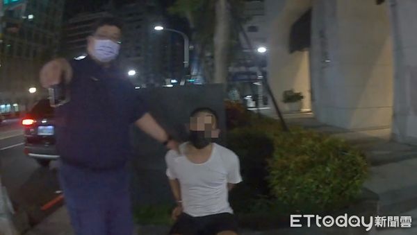 ▲高雄員警抓到一名連勝文，他是毒品通緝犯             。（圖／記者吳奕靖翻攝）