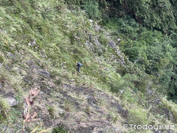 ▲▼八通關古道傳登山客墜谷！登山隊走了200公尺回頭驚現團員失蹤急報案。（圖／記者高堂堯翻攝）