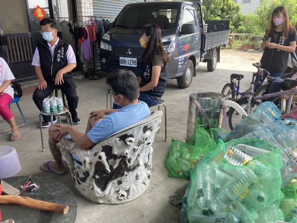 ▲彰化埔鹽鄉民淪為豬仔，鄉長、民代及警方合力寄救回。（圖／記者唐詠絮翻攝）