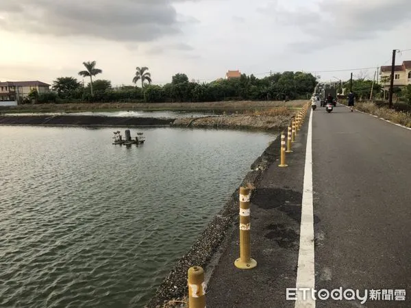 ▲高雄湖內驚傳有人落水，救起已經無生命跡象             。（圖／記者吳奕靖翻攝）