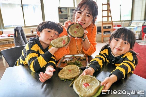 ▲感受新北農村社區自然生態 體驗手做傳統米食「草仔粿」。（圖／新北市農業局提供）