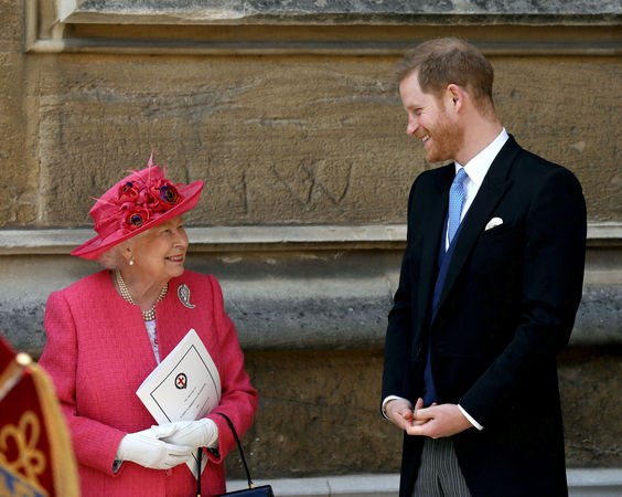 ▲▼哈利與祖母英國女王伊莉莎白二世（Queen Elizabeth II）。（資料照／路透）