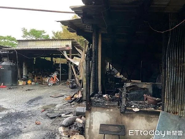 ▲▼吉安鄉地區木造鐵皮建物及另一處民宅連續發生火警。（圖／吉安鄉公所提供，下同）