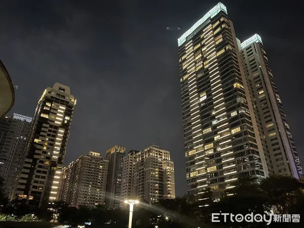 ▲▼ 七期豪宅，點燈率,夜景            。（圖／記者陳筱惠攝）