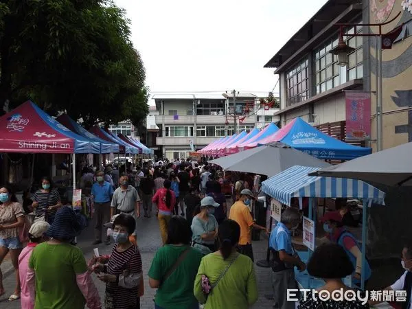 ▲▼花蓮吉安鄉產業市集人潮屢創新高，活動首周累計到訪人數近萬人。（圖／吉安鄉公所提供，下同）