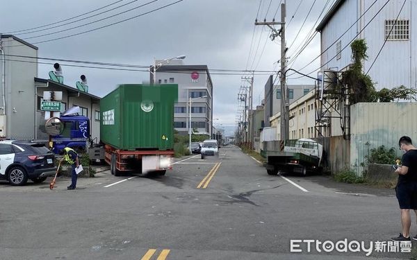 ▲▼台中龍井今日發生一起死亡車禍。（圖／記者許權毅翻攝）