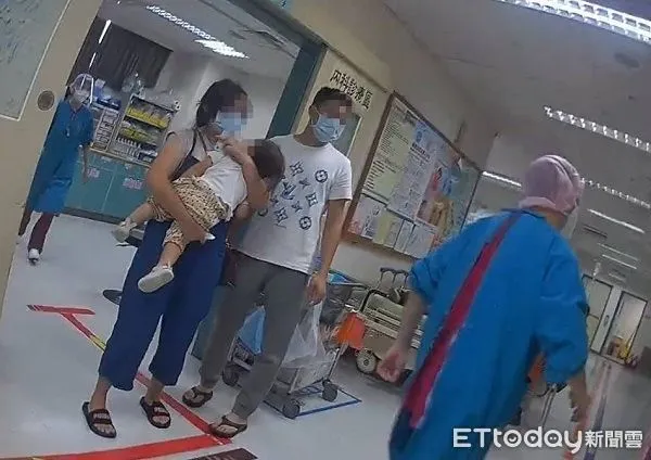 1歲女童突熱痙攣抽搐父母求助警方及時開道送醫。（圖／大園警分局提供）