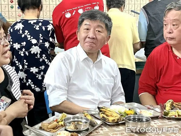 ▲▼陳時中參訪南機場幸福食物銀行暨社區關懷據點 。（圖／記者許靖騏攝）